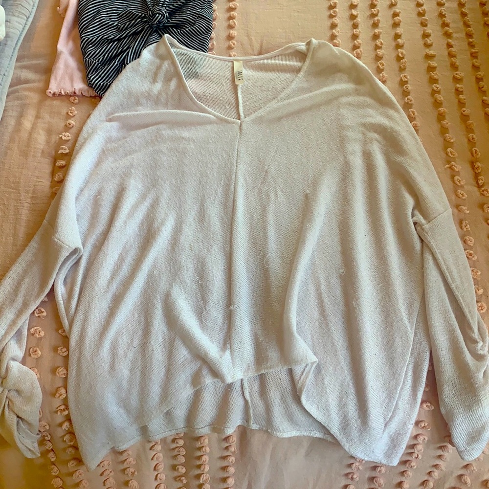 Oversized sweater v-neck